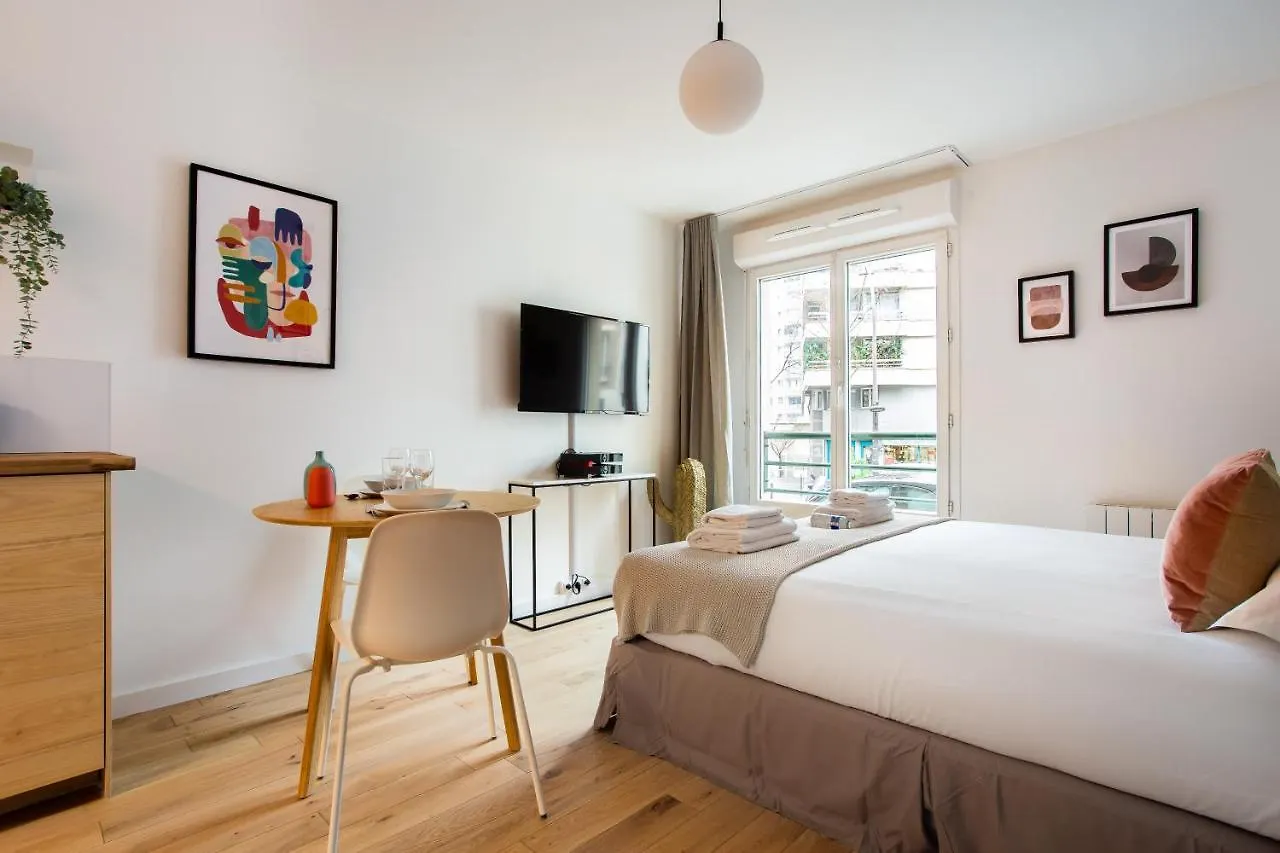 Amazing Studio 2P - Buttes Chaumont Apartment Paris France